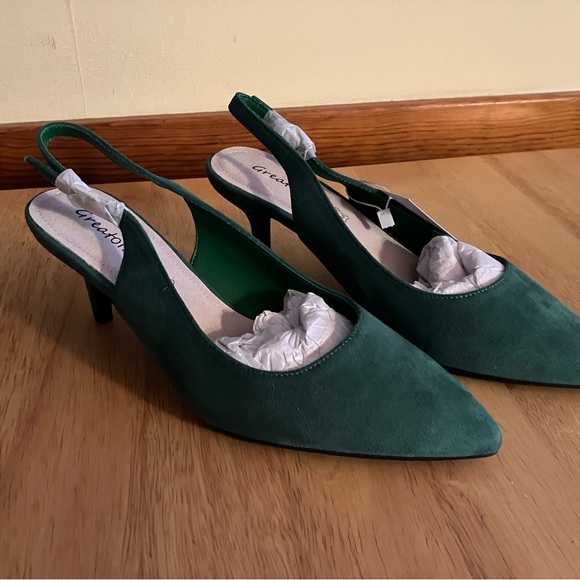 New Women’s heels, pumps, slingback shoes. Greatonu brand. Green faux suede. - Picture 11 of 11
